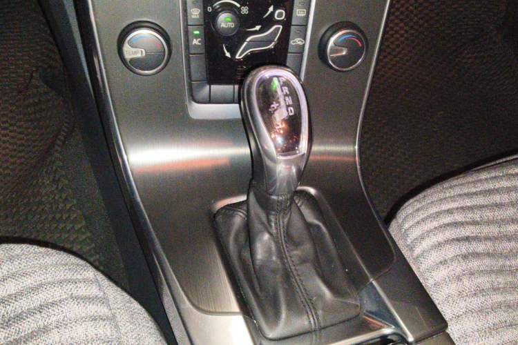 Used Volvo V60 2013 T5 Smart Edition Gear Lever