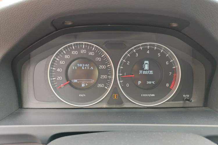 Used Volvo V60 2013 T5 Smart Edition Instrument Cluster