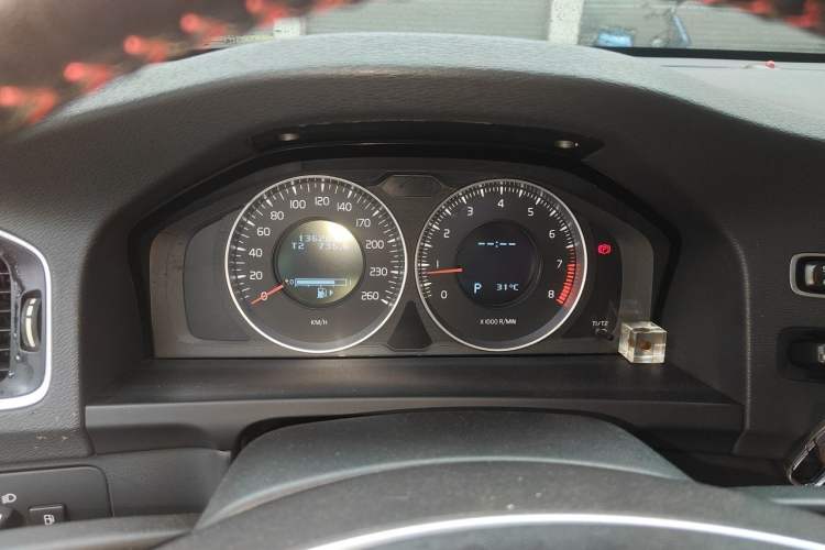 Used Volvo V60 2013 T5 Zhiya Edition Instrument Cluster