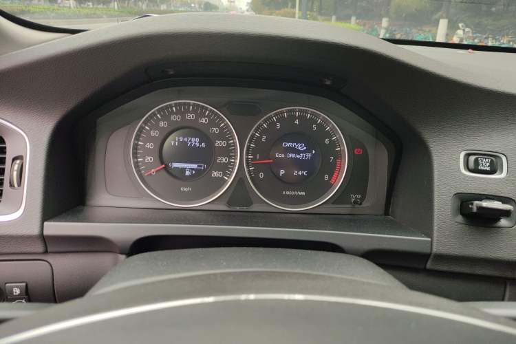 Used Volvo V60 2013 T5 Zhiya Edition Instrument Cluster