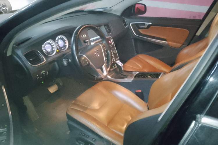 Used Volvo V60 2013 T5 Comfort Edition Left Front Seat