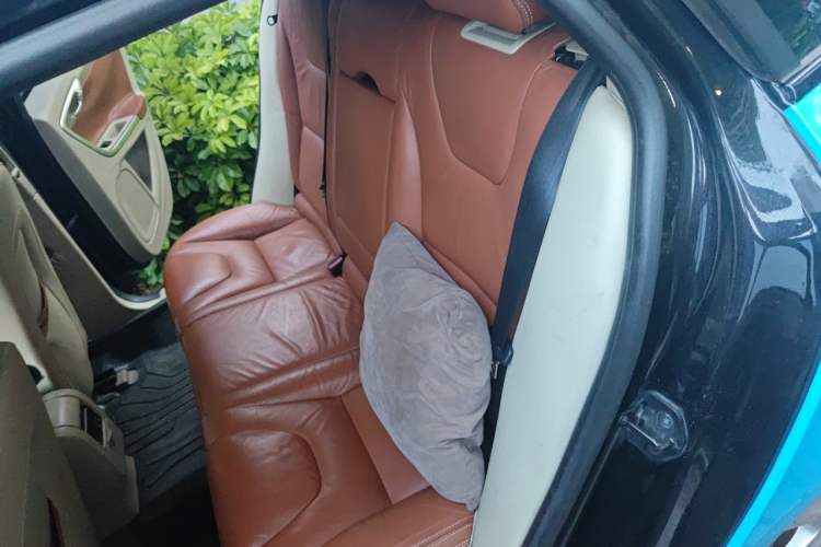 Used Volvo V60 2013 T5 Prestige Edition Left Rear Seat