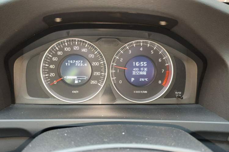 Used Volvo V60 2013 T5 Smart Edition Odometer Close Up