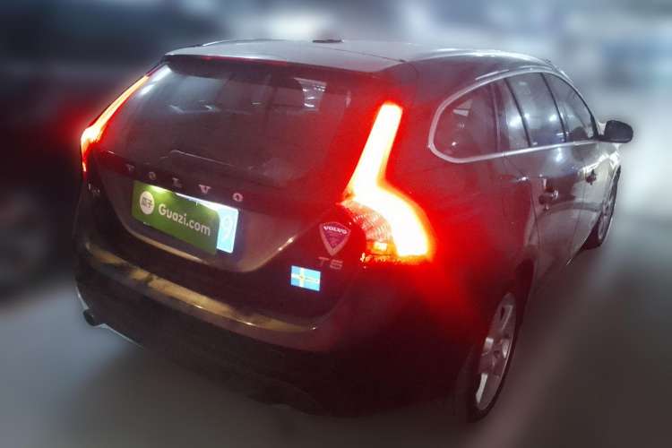 Used Volvo V60 2013 T5 Comfort Edition Rear Right 45 Deg