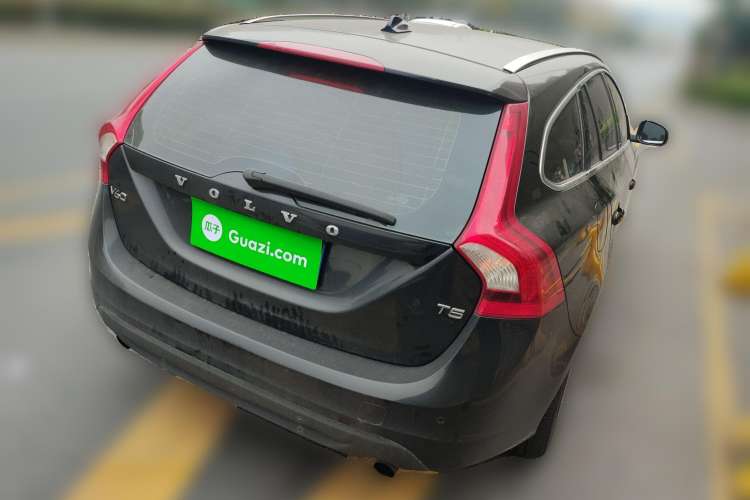 Used Volvo V60 2013 T5 Zhiya Edition Rear Right 45 Deg