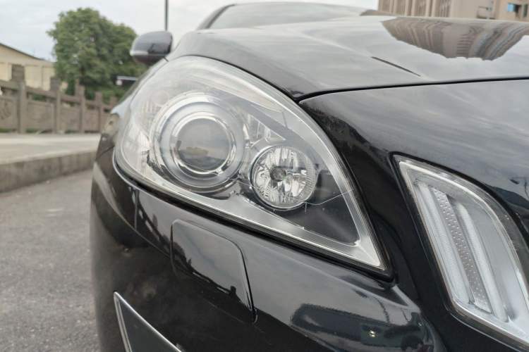 Used Volvo V60 2013 T5 Smart Edition Right Front Headlight