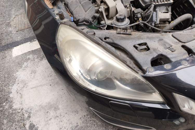 Used Volvo V60 2013 T5 Smart Edition Right Front Headlight