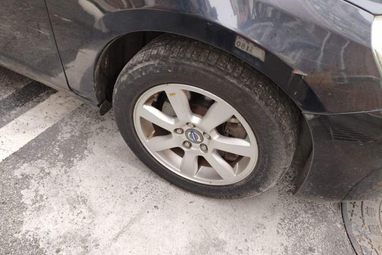Used Volvo V60 2013 T5 Smart Edition Right Front Wheel Hub