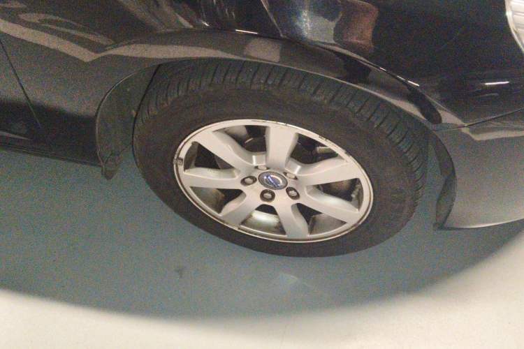 Used Volvo V60 2013 T5 Smart Edition Right Front Wheel Hub