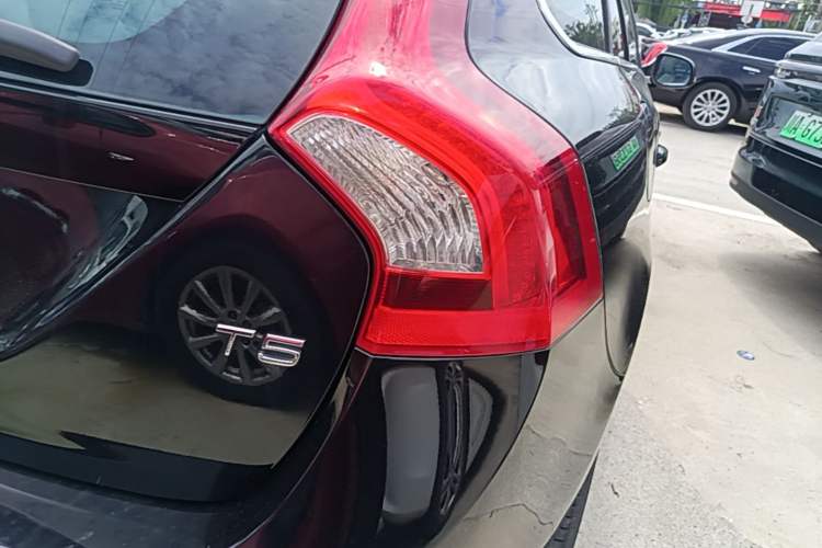 Used Volvo V60 2013 T5 Comfort Edition Right Rear Taillight