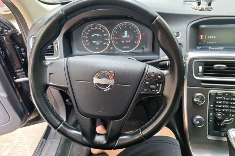 Used Volvo V60 2013 T5 Smart Edition Steering Wheel