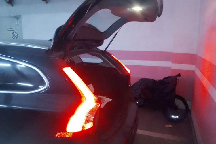 Used Volvo V60 2013 T5 Comfort Edition Trunk