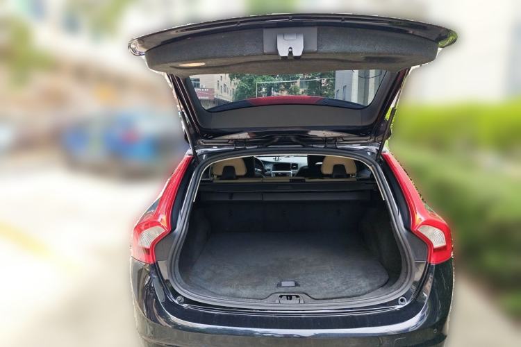 Used Volvo V60 2013 T5 Smart Edition Trunk