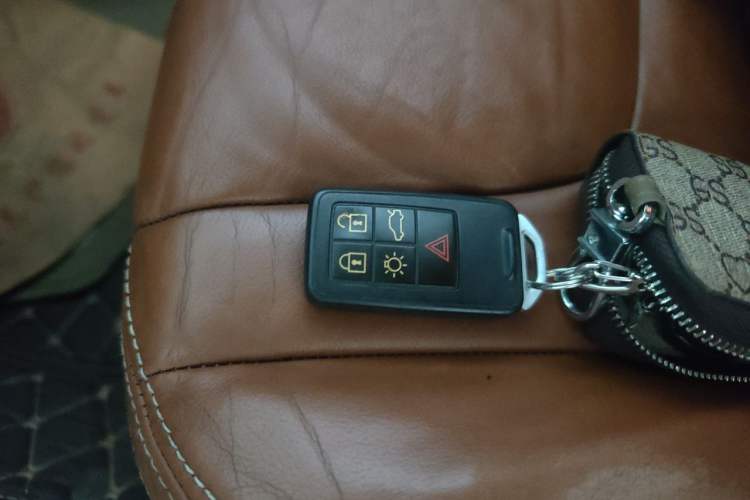 Used Volvo V60 2013 T5 Comfort Edition Vehicle Key