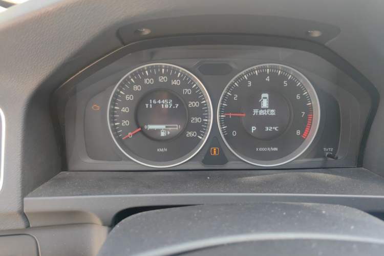Used Volvo V60 2013 T5 Zhiya Edition Odometer Close Up
