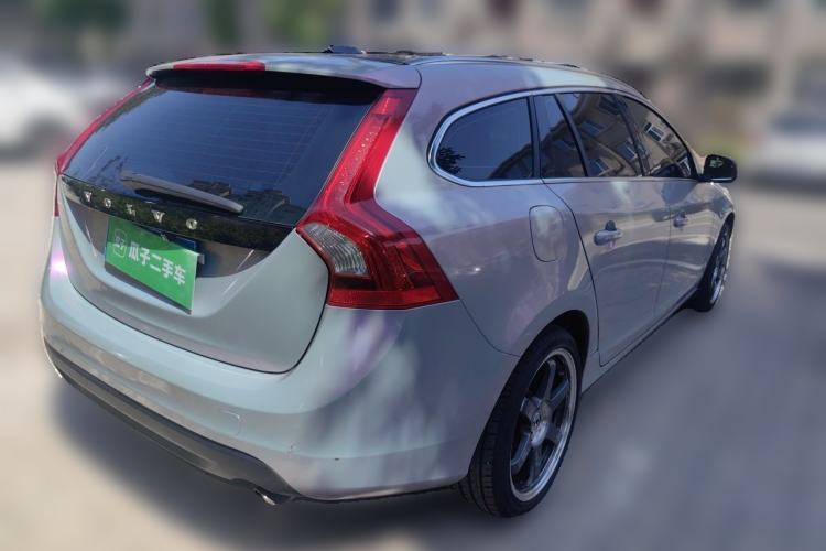 Used Volvo V60 2013 T5 Zhiya Edition Rear Right 45 Deg