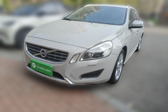 Used Volvo V60 2013 T5 Comfort Edition