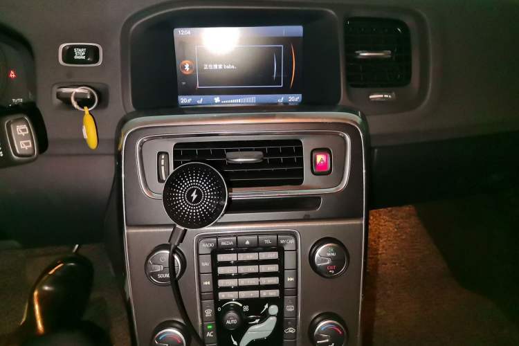 Used Volvo V60 2013 T5 Smart Edition Audio And AC Panel