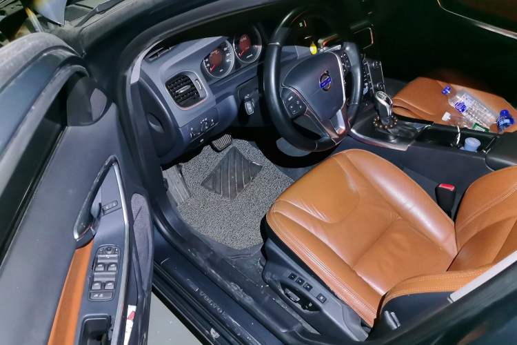 Used Volvo V60 2013 T5 Smart Edition Driver Seat