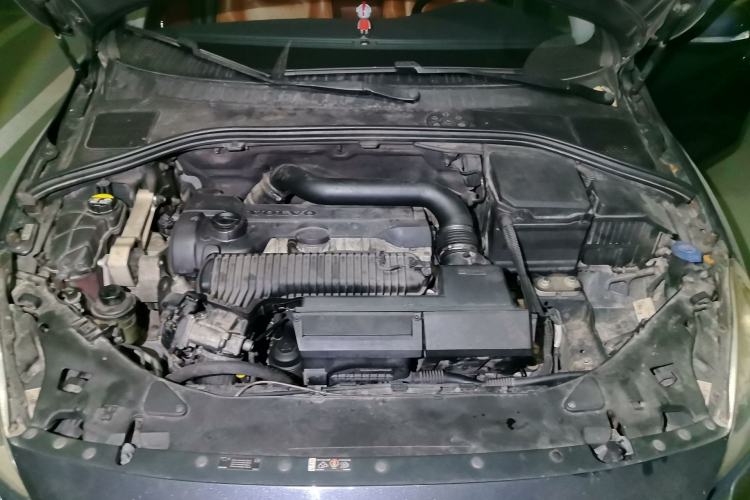 Used Volvo V60 2013 T5 Smart Edition Engine Bay