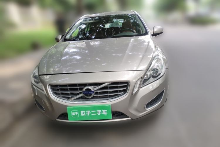 Used Volvo V60 2013 T5 Comfort Edition Front