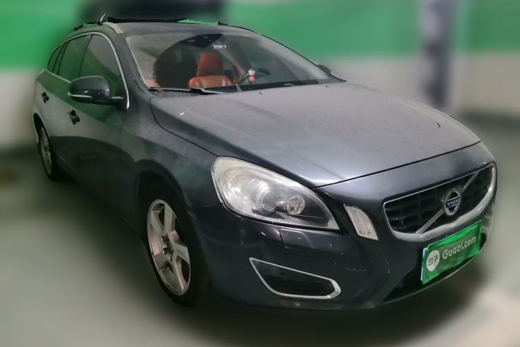 Used Volvo V60 2013 T5 Smart Edition Front Right 45 Deg