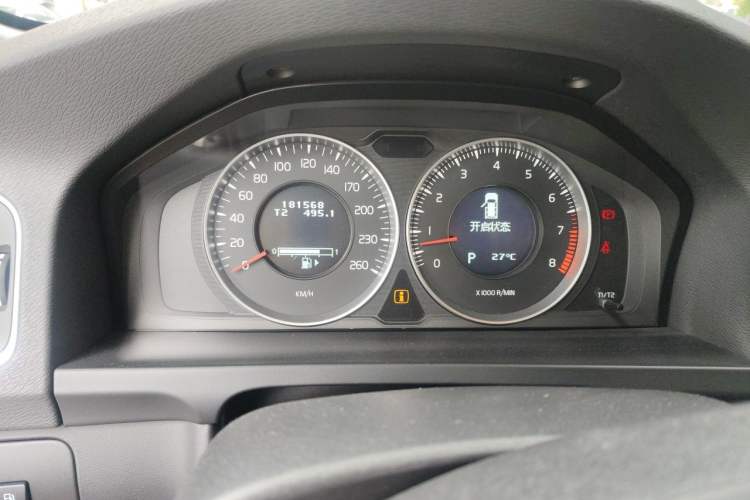 Used Volvo V60 2013 T5 Comfort Edition Odometer Close Up