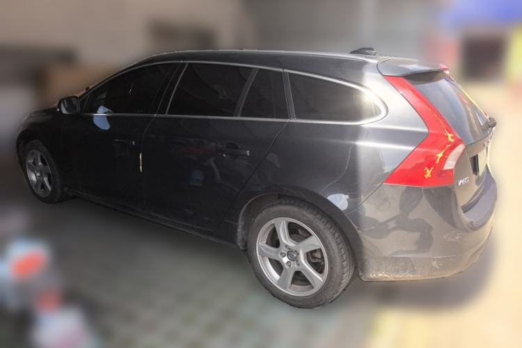 Used Volvo V60 2013 T5 Zhiya Edition Rear Left 45 Deg