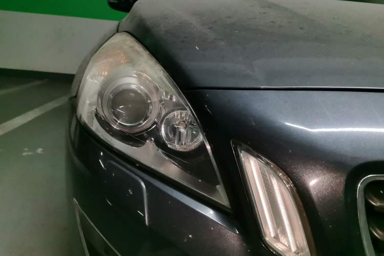 Used Volvo V60 2013 T5 Smart Edition Right Front Headlight