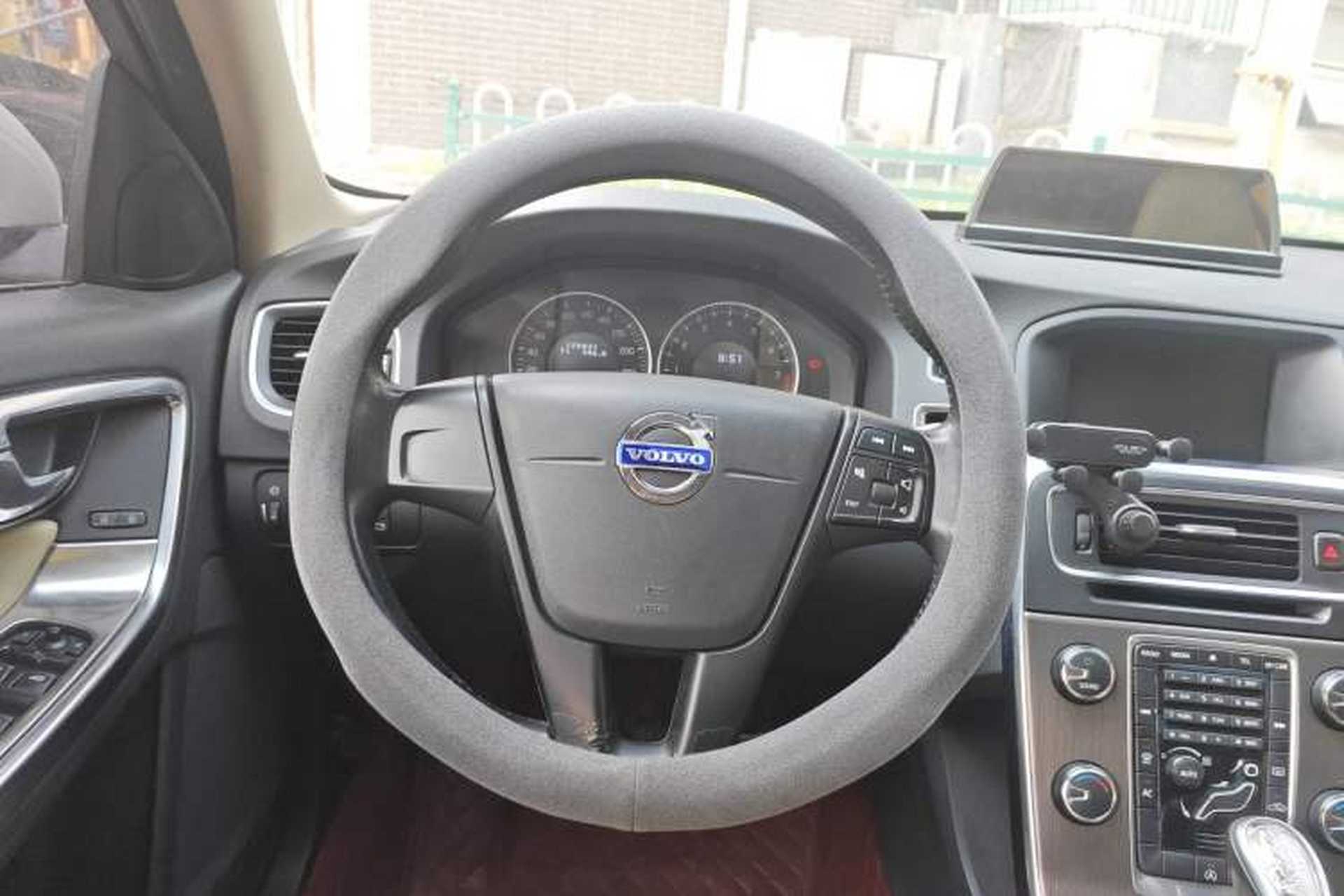 Used Volvo V60 2013 T5 Comfort Edition Steering Wheel