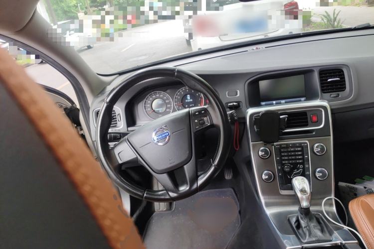 Used Volvo V60 2013 T5 Comfort Edition Steering Wheel