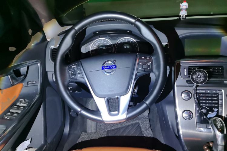 Used Volvo V60 2013 T5 Smart Edition Steering Wheel
