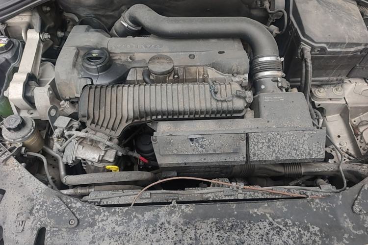 Used Volvo V60 2013 T5 Comfort Edition Engine Bay