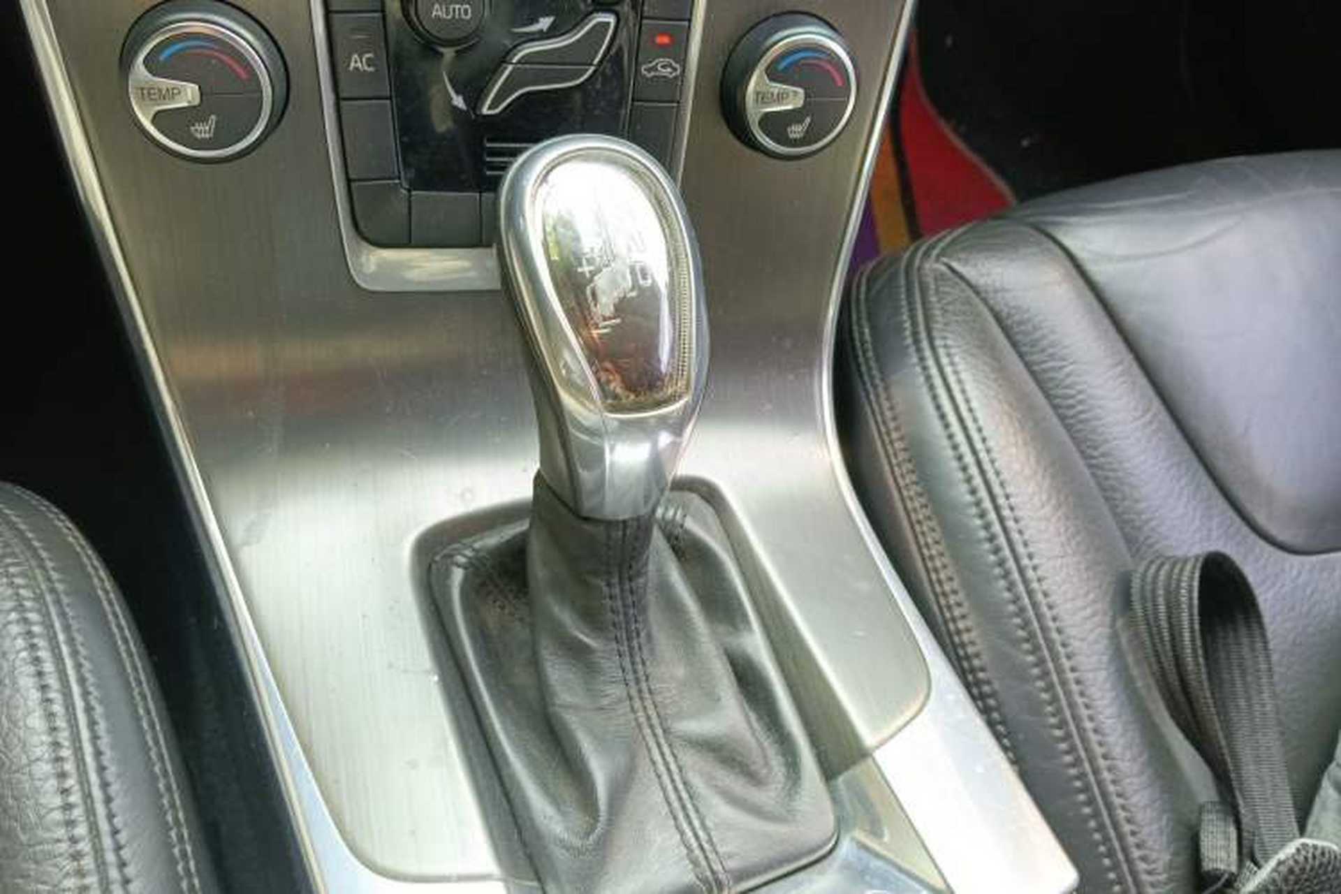 Used Volvo V60 2013 T5 Smart Edition Gear Lever