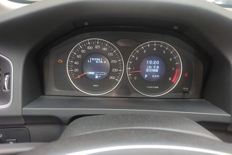 Used Volvo V60 2013 T5 Comfort Edition Instrument Cluster