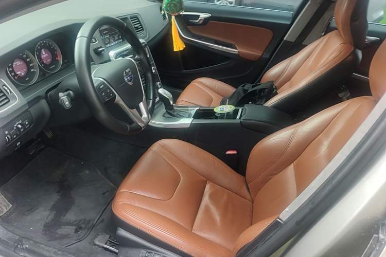 Used Volvo V60 2013 T5 Comfort Edition Left Front Seat