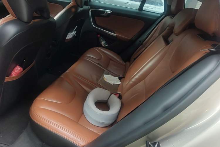 Used Volvo V60 2013 T5 Comfort Edition Left Rear Seat