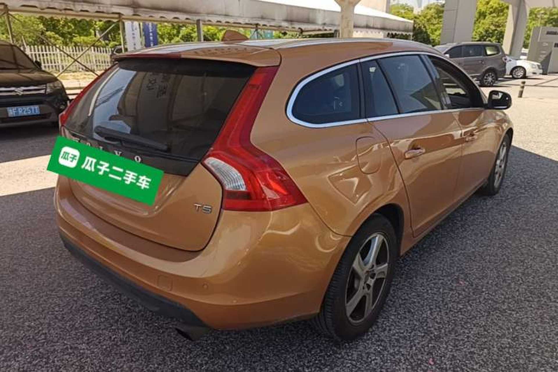 Used Volvo V60 2013 T5 Zhiya Edition Rear Right 45 Deg