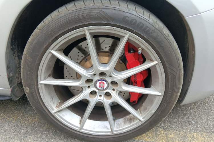 Used Volvo V60 2013 T5 Smart Edition Right Front Wheel Hub