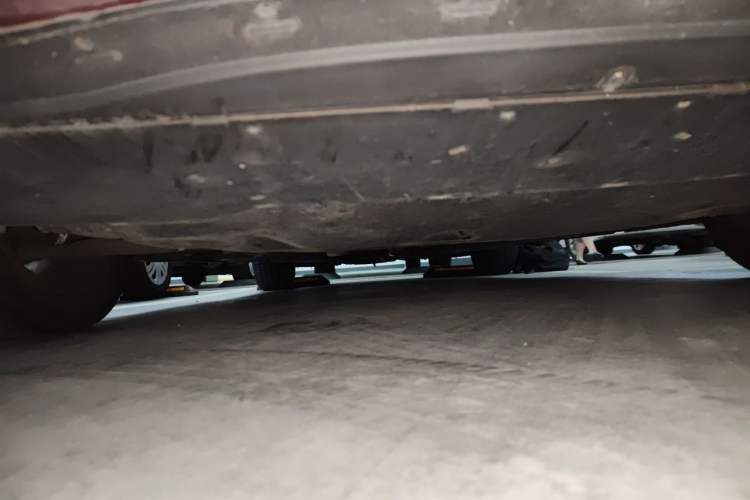 Used Volvo V60 2013 T5 Prestige Edition Chassis Front