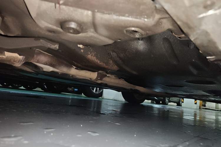 Used Volvo V60 2013 T5 Zhiya Edition Chassis Front Left