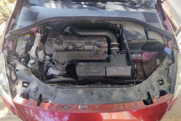 Used Volvo V60 2013 T5 Smart Edition Engine Bay