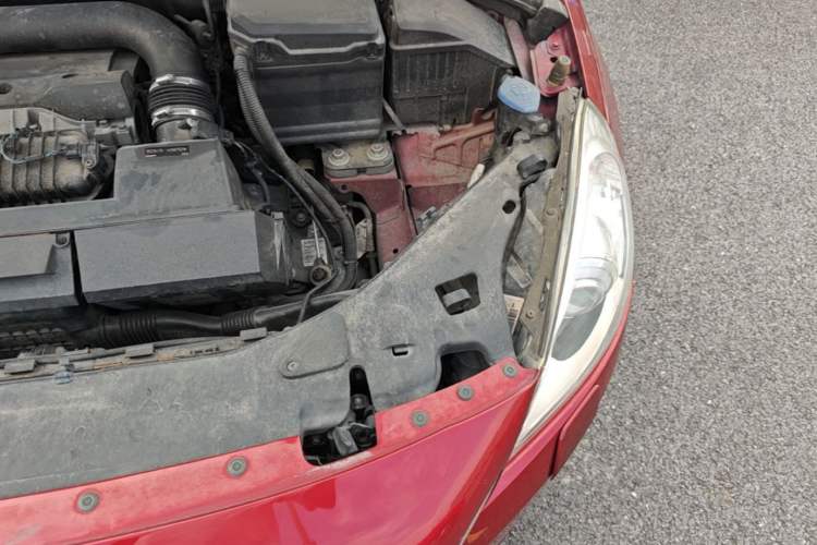 Used Volvo V60 2013 T5 Zhiya Edition Engine Bay Left
