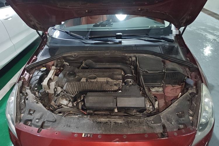 Used Volvo V60 2013 T5 Zhiya Edition Engine Bay