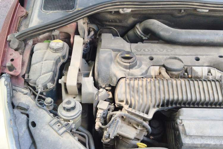 Used Volvo V60 2013 T5 Smart Edition Engine Bay Right