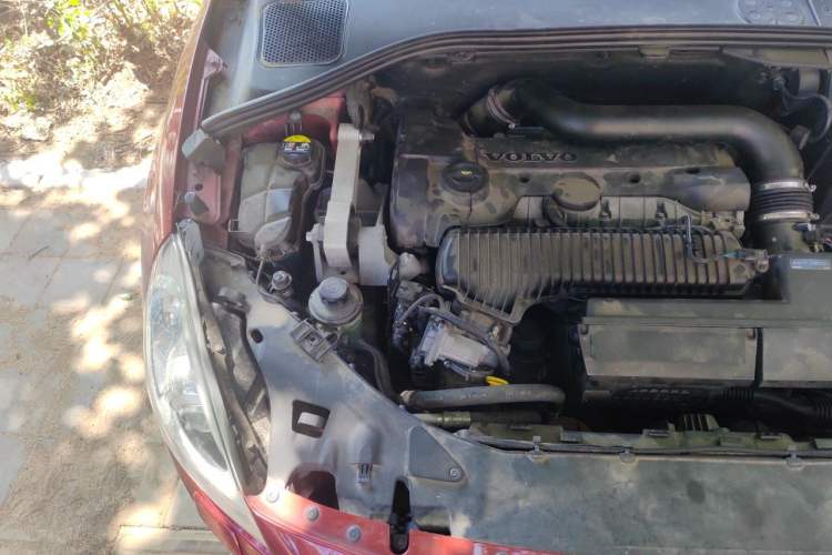 Used Volvo V60 2013 T5 Smart Edition Engine Bay Right