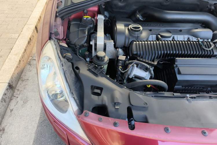 Used Volvo V60 2013 T5 Zhiya Edition Engine Bay Right