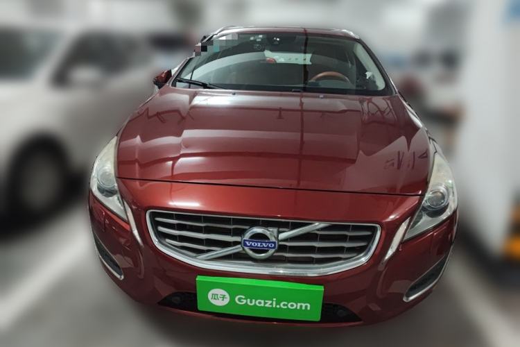 Used Volvo V60 2013 T5 Prestige Edition Front