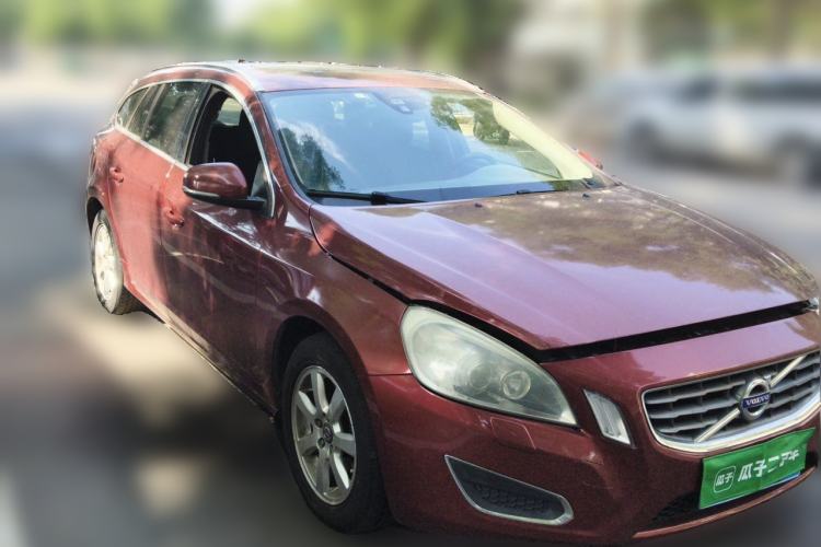 Used Volvo V60 2013 T5 Smart Edition Front Right 45 Deg