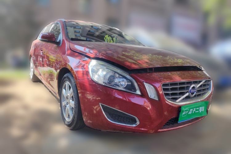 Used Volvo V60 2013 T5 Smart Edition Front Right 45 Deg